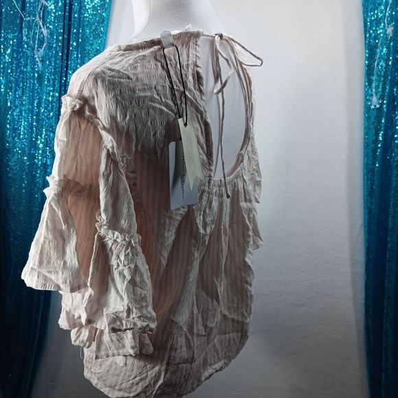 NWT Chelsea & Theodore Women SZ XS Taupe Striped Blouse Flutter Sleeves $68 MSRP - Picture 12 of 13